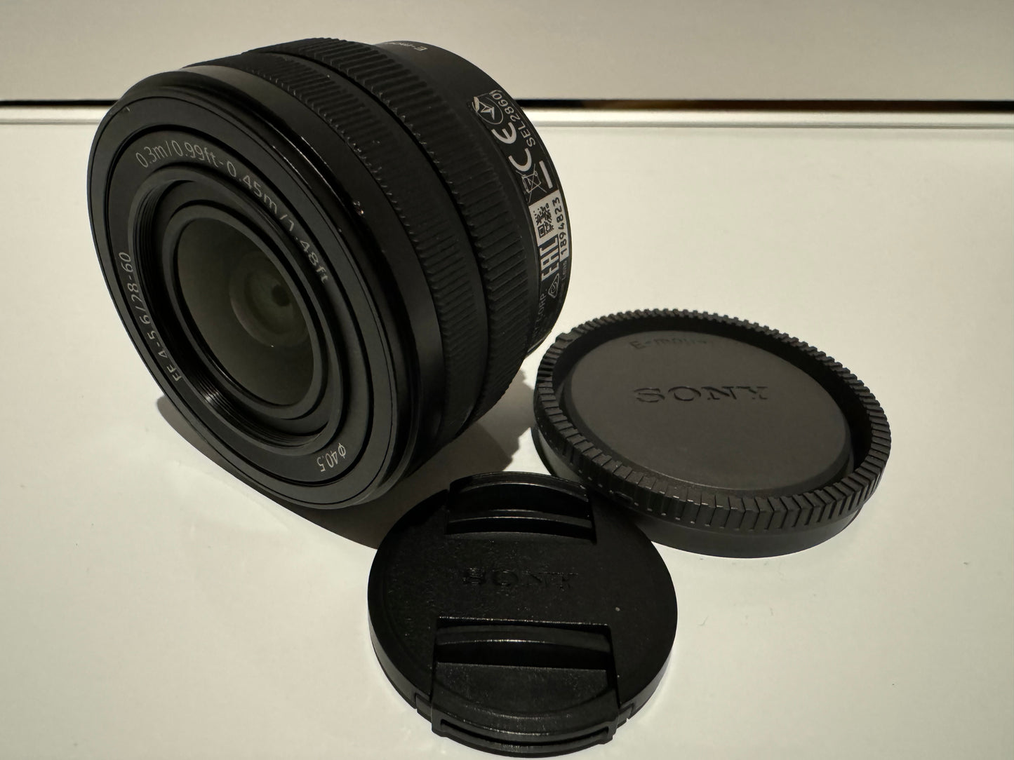 SONY FE 28-60mm F/4-5.6 SEL2860 (for SONY E mount) -Near Mint-