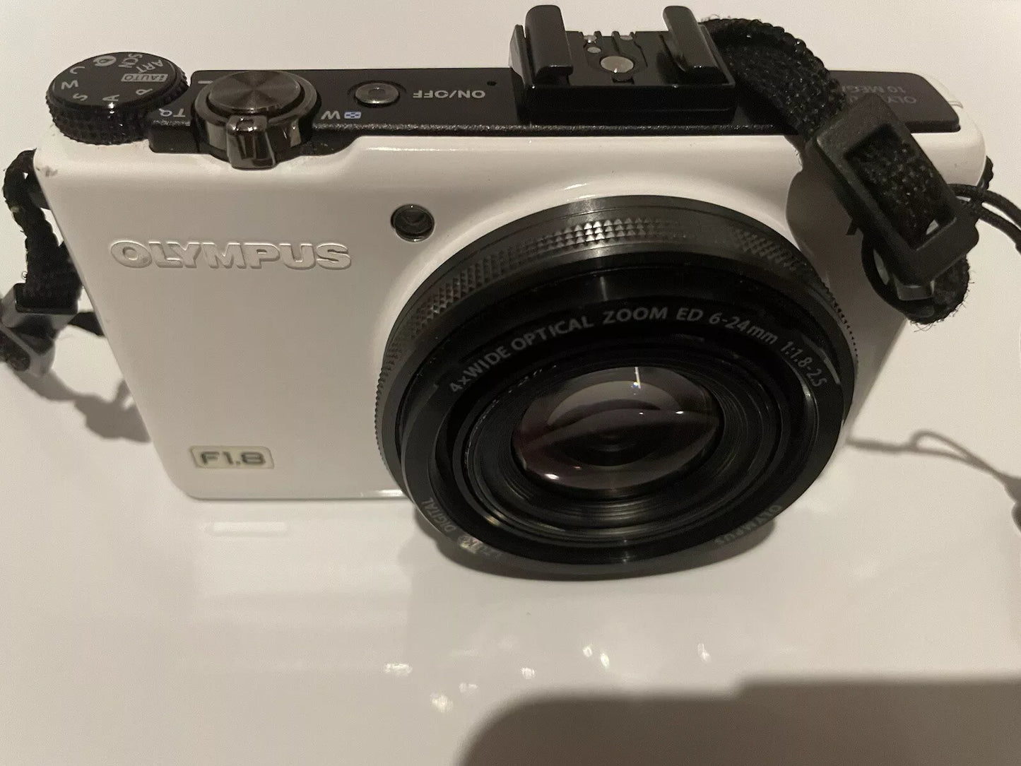 Very Good Olympus XZ-1 White 10.0 MP Digital Camera