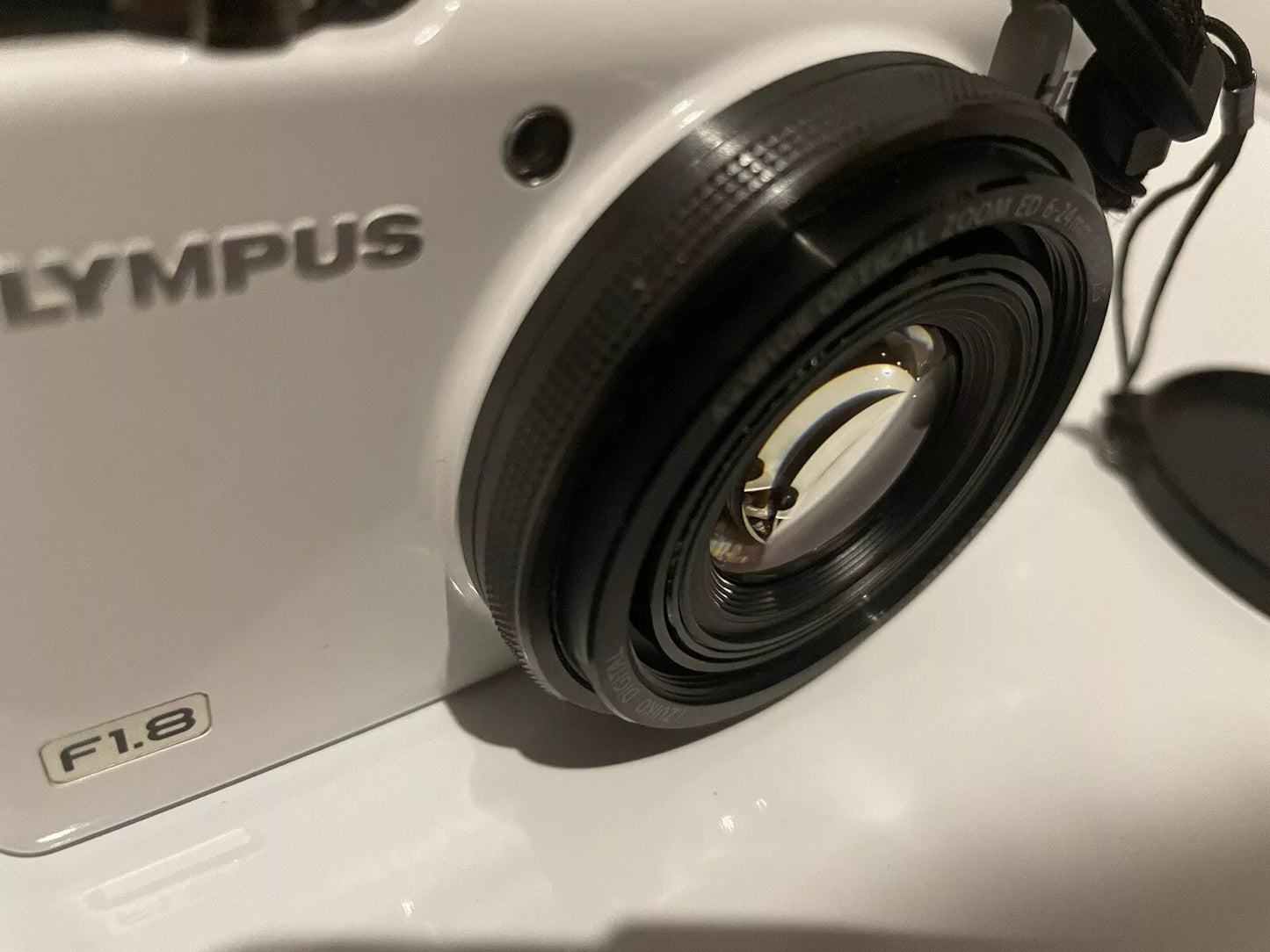 Very Good Olympus XZ-1 White 10.0 MP Digital Camera